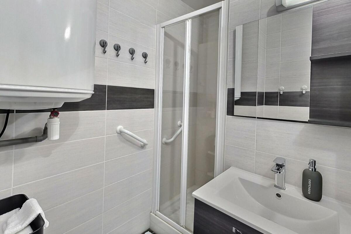Le Voltaire - gare -WiFi - Balcon - Mon Groom Troyes Esterno foto
