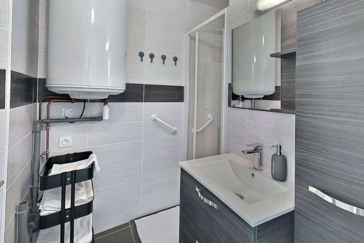 Le Voltaire - gare -WiFi - Balcon - Mon Groom Troyes Esterno foto